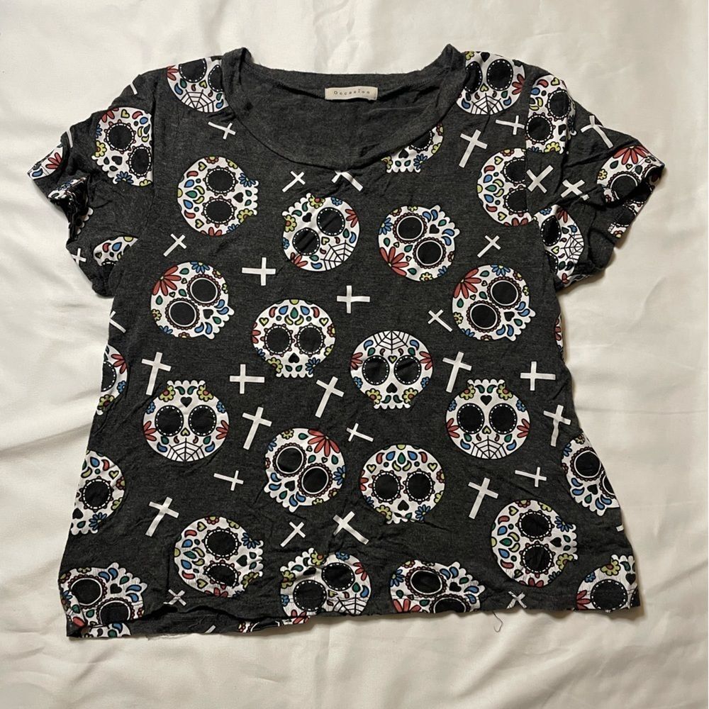 Occasion size small skull gray short sleeve shirt